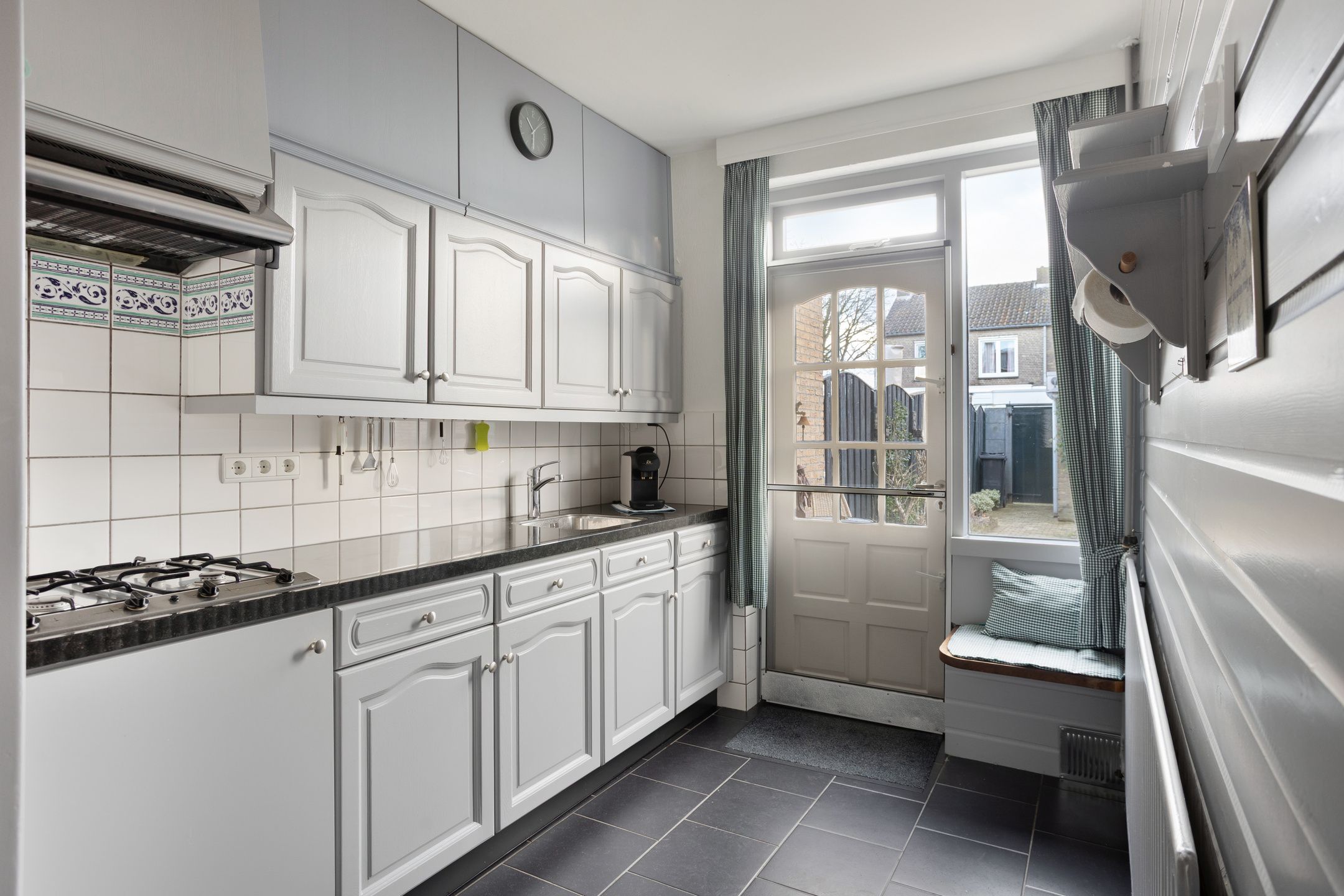 Photo 12 of van Oostsanenstraat 13