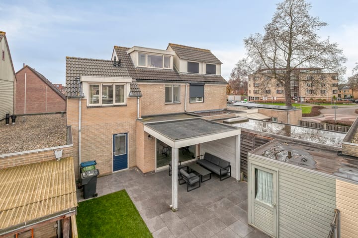 Foto 38 van Izak van der Horststraat 15