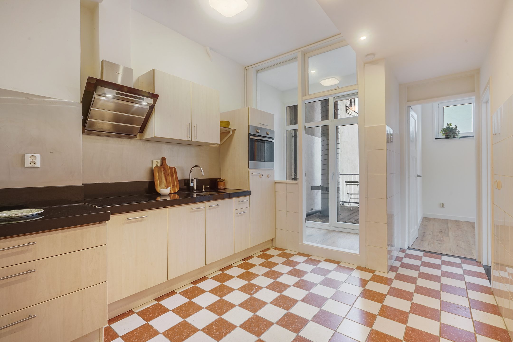 Photo 3 of Valkenboskade 160