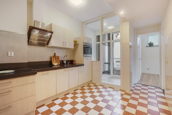 Photo 3 of Valkenboskade 160