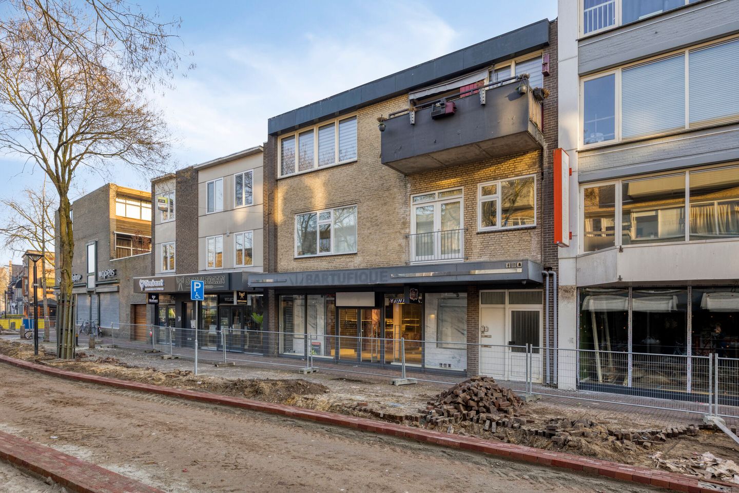 Bekijk foto 2 van Burgwal 27