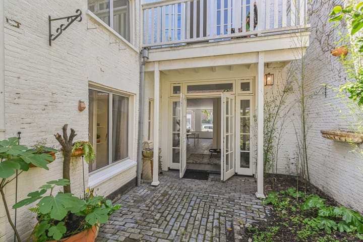 Photo 13 of Tollensstraat 107