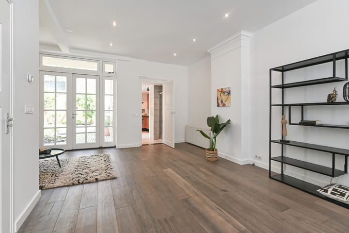 Photo 16 of Tollensstraat 107