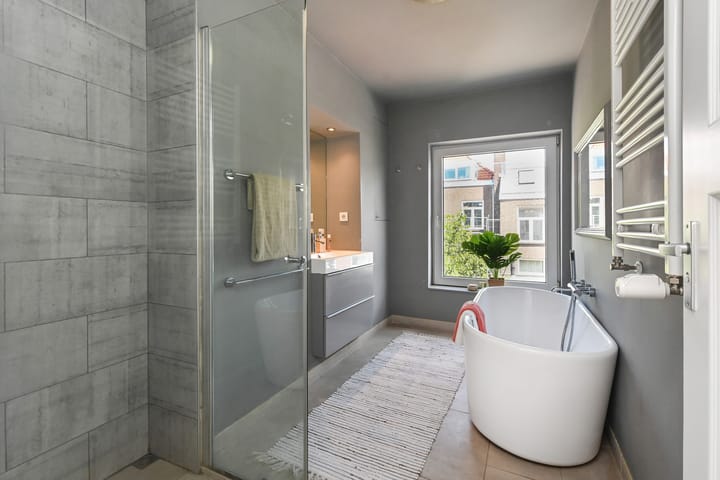 Photo 42 of Tollensstraat 107