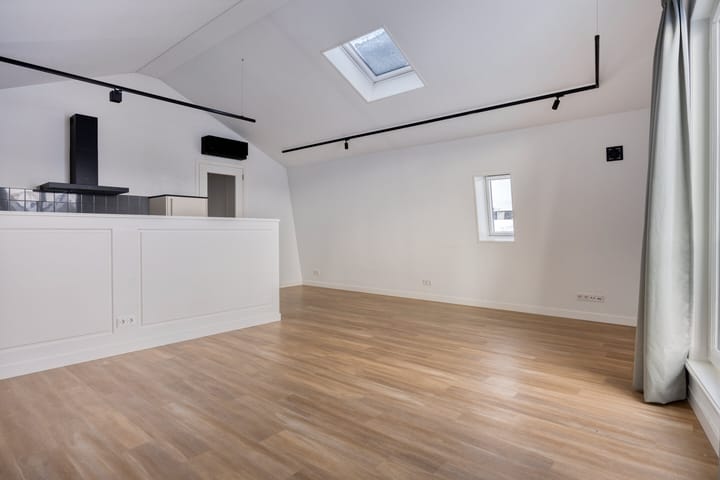 Photo 12 of Kloosterstraat 8-B