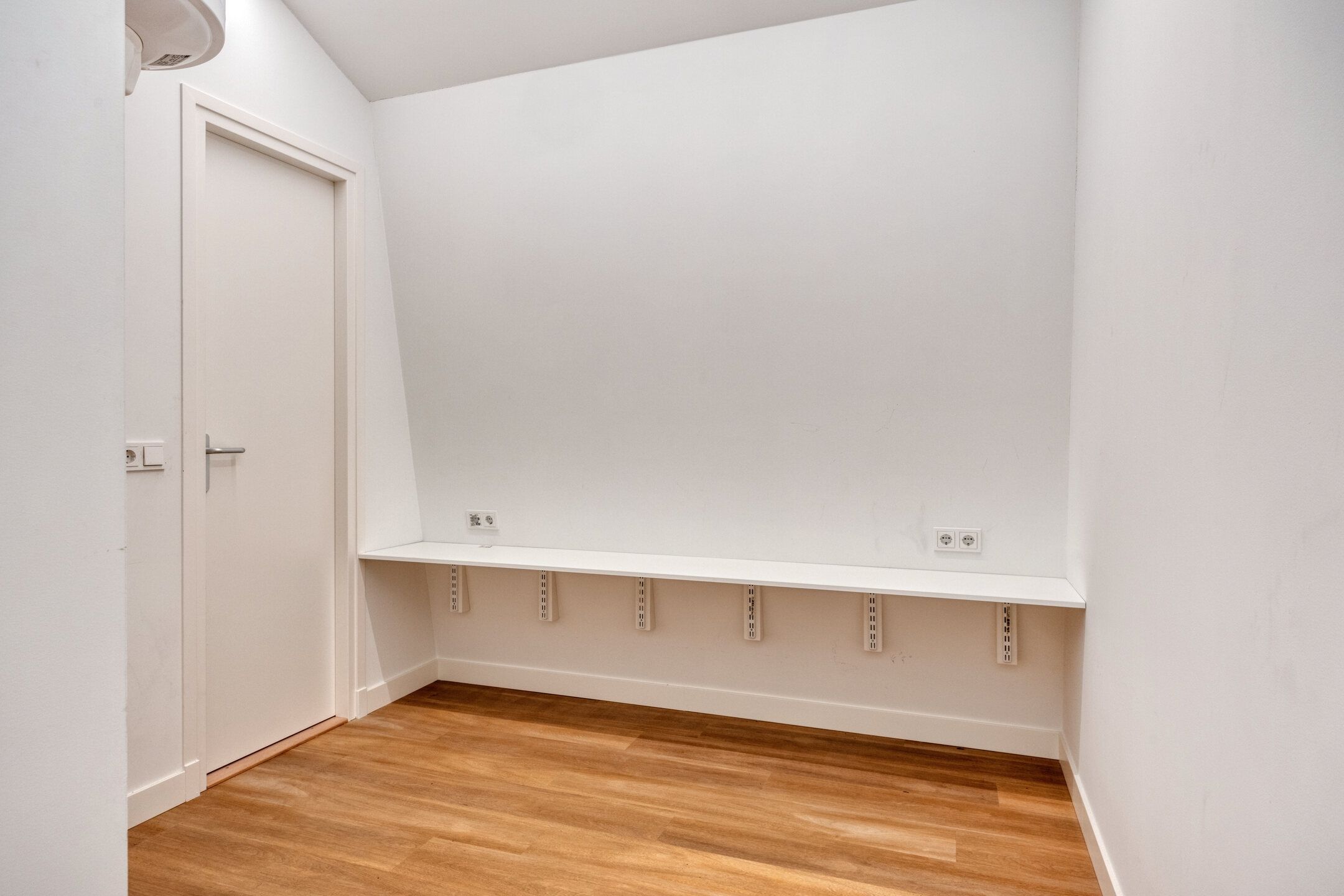 Photo 42 of Kloosterstraat 8-B