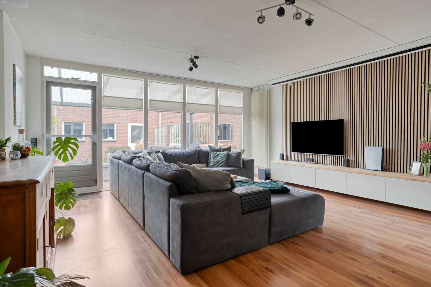 Foto 4 van Gelaarsde Kat 43