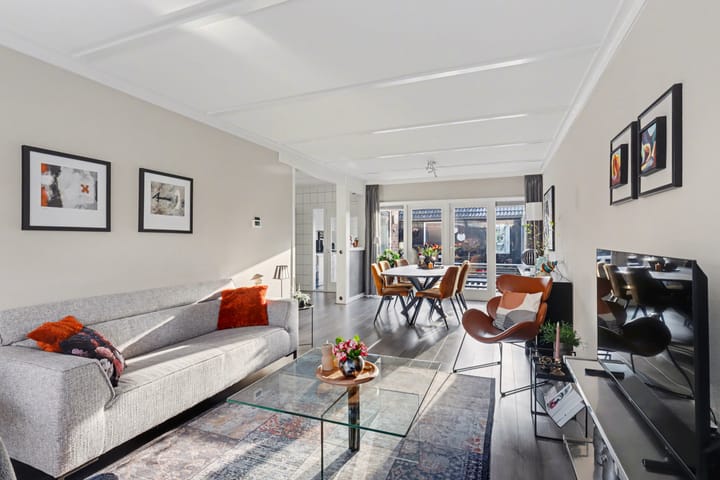 Foto 2 van Borg Ewsum 25