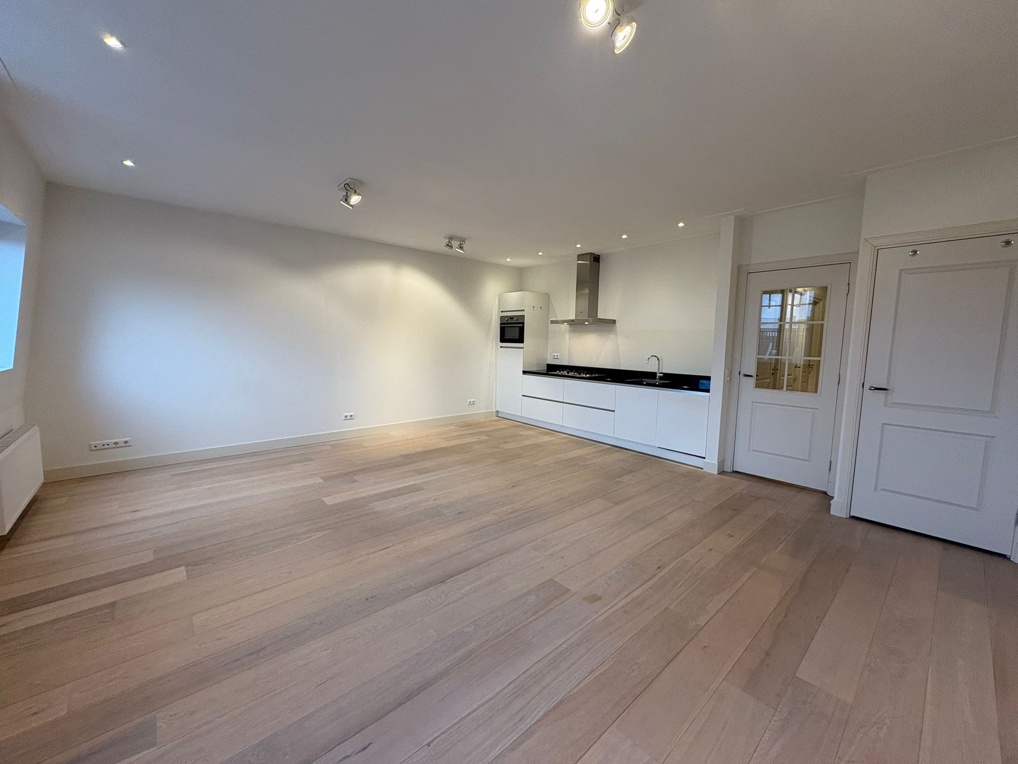 Photo 6 of Frans van Mierisstraat 48-4