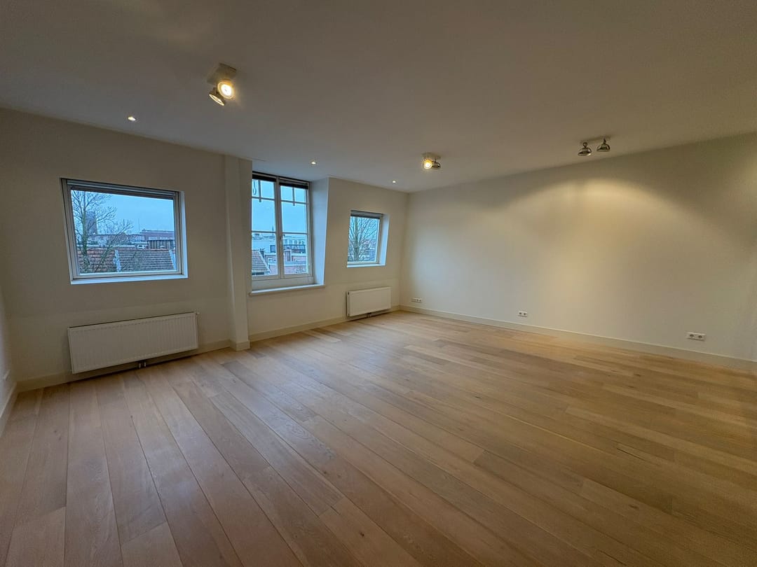 Photo 7 of Frans van Mierisstraat 48-4