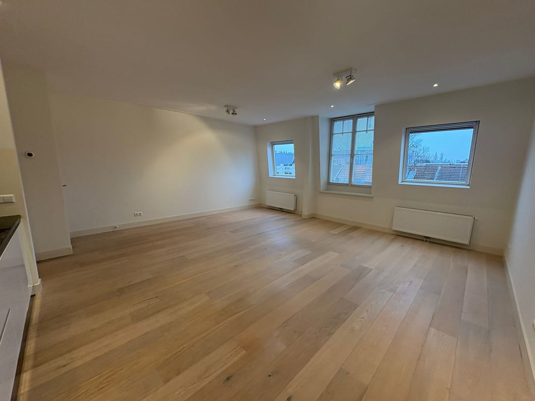 Photo 8 of Frans van Mierisstraat 48-4