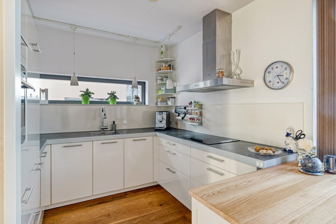 Photo 16 of Verschuurstraat 12