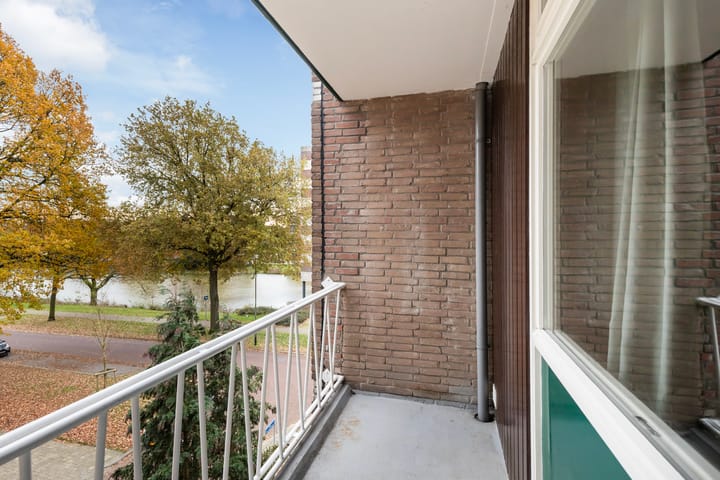 Photo 18 of Van Houtenstraat 48