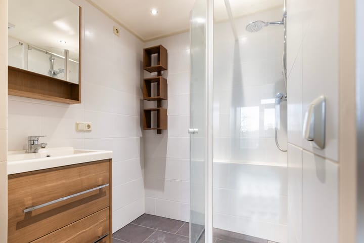 Photo 24 of Van Houtenstraat 48