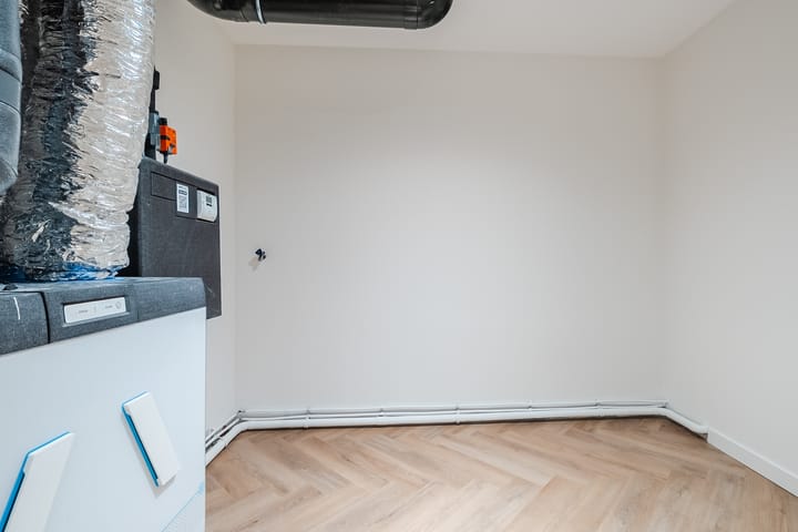 Photo 7 of Blinkert 104