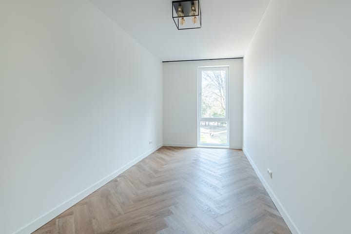 Photo 14 of Blinkert 104