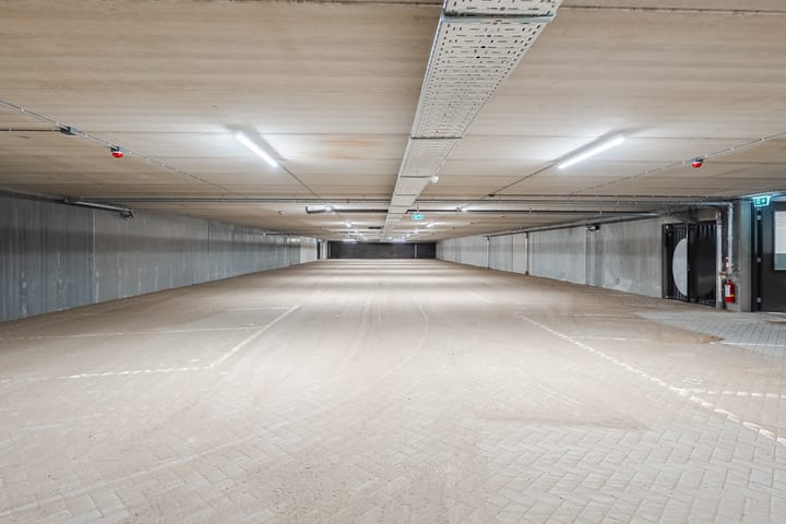 Photo 21 of Blinkert 104