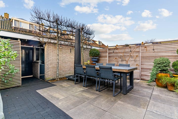 Foto 35 van van Poelgeestlaan 78