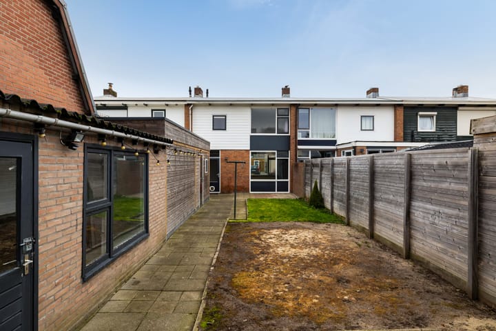 Foto 17 van Meester Mierasstraat 13