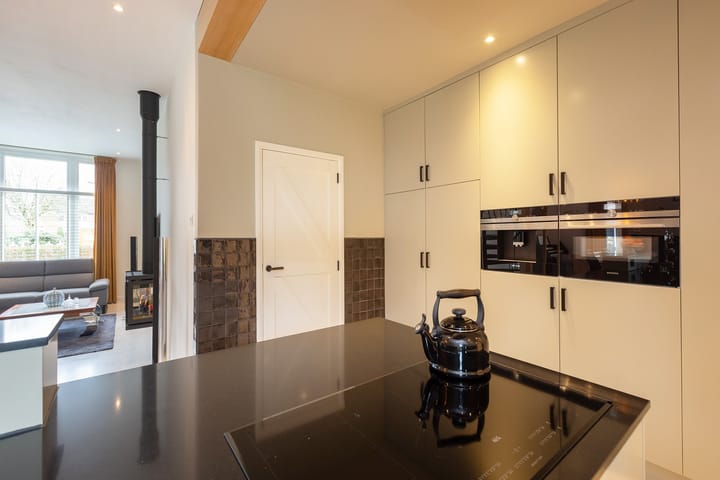 Photo 9 of Schoolstraat 8