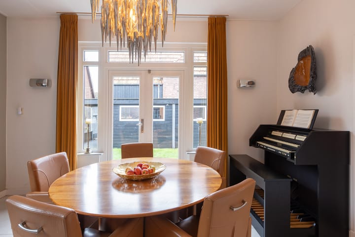 Photo 17 of Schoolstraat 8