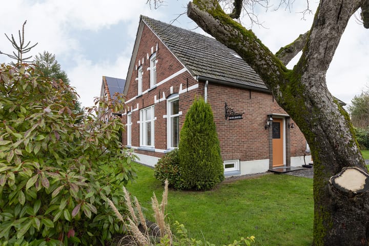 Photo 49 of Schoolstraat 8