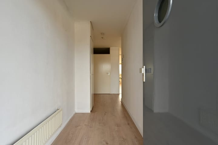 Foto 9 van Middenmolenplein 54