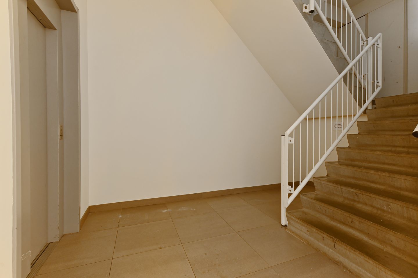 Photo 10 of Middenmolenplein 54