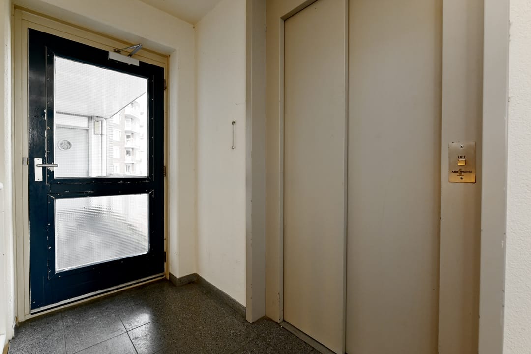 Photo 11 of Middenmolenplein 54