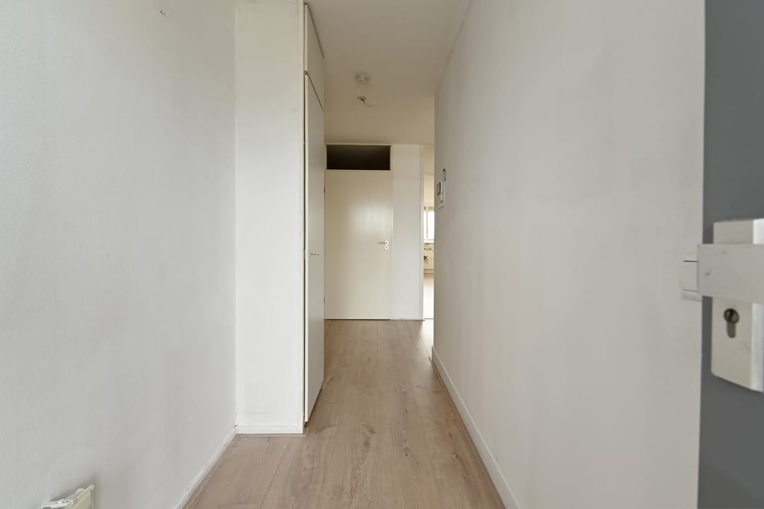 Photo 13 of Middenmolenplein 54