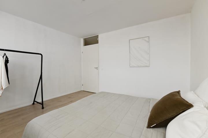 Foto 30 van Middenmolenplein 54