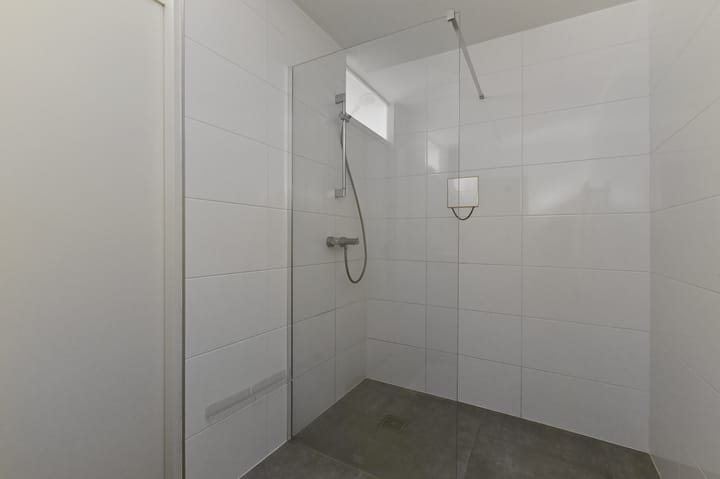 Foto 34 van Middenmolenplein 54