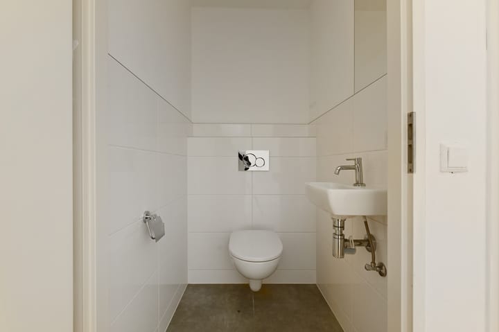 Foto 37 van Middenmolenplein 54