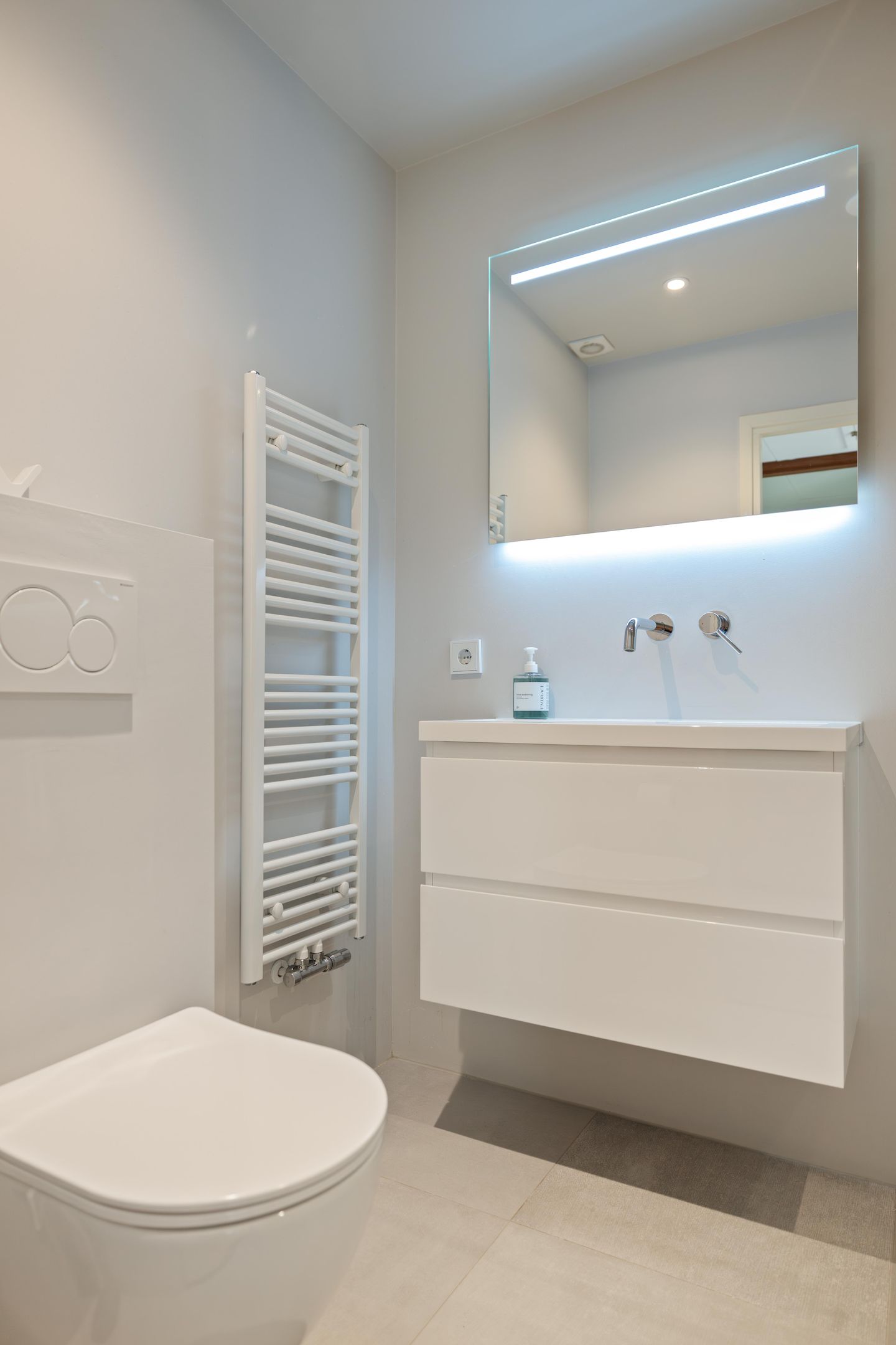 Photo 35 of Hadewijchstraat 1