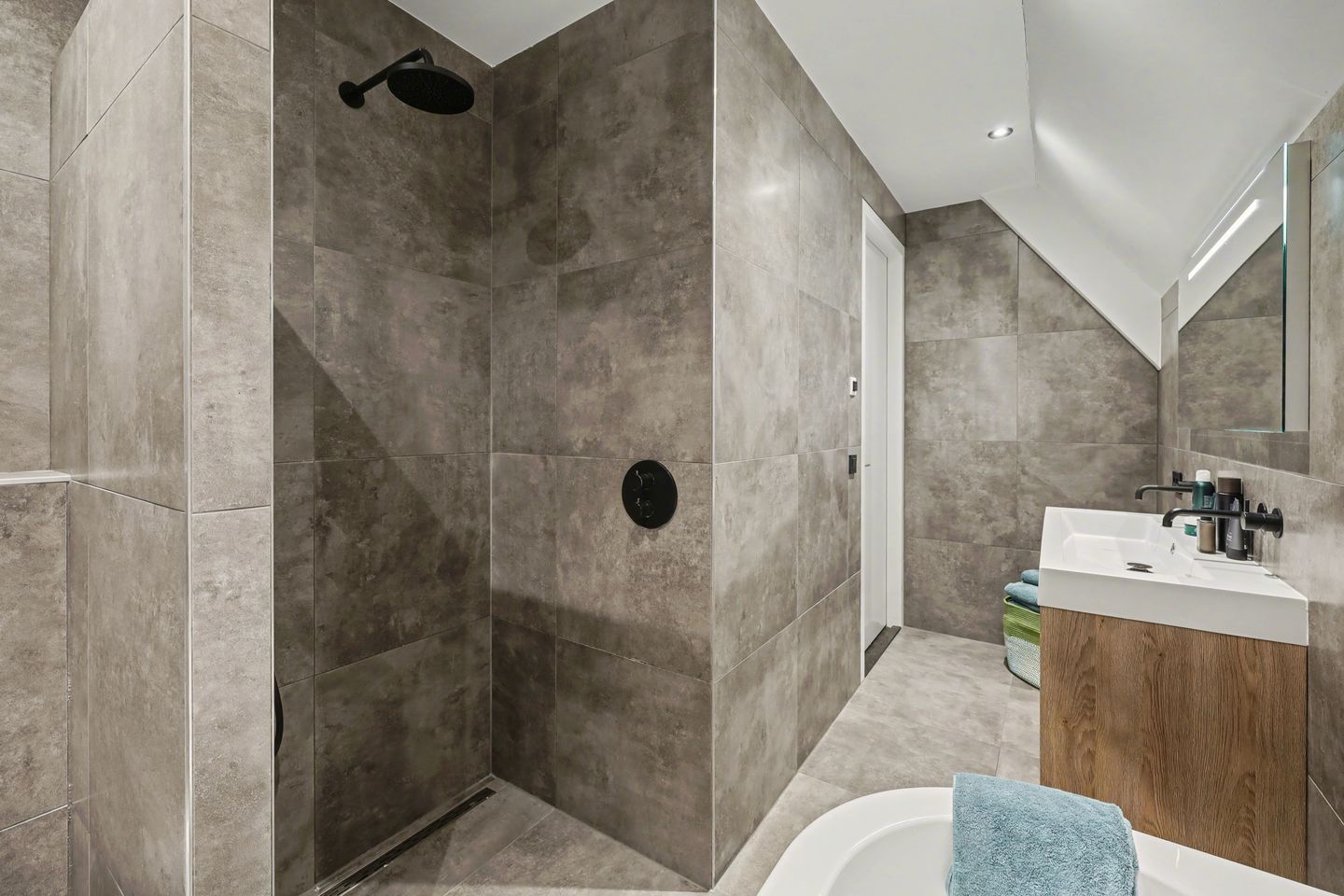 Photo 34 of Anemoonstraat 10