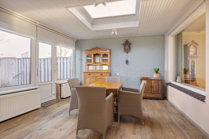 Foto 16 van Kanaalstraat 104