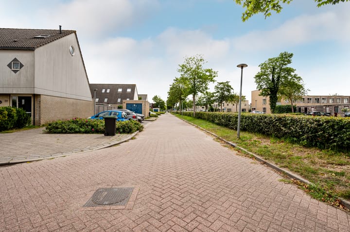 Photo 42 of Truffautstraat 48