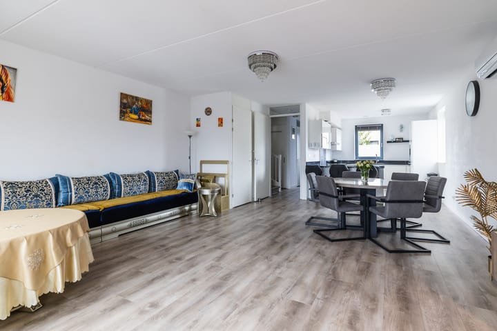 Foto 11 van Weegbree 28