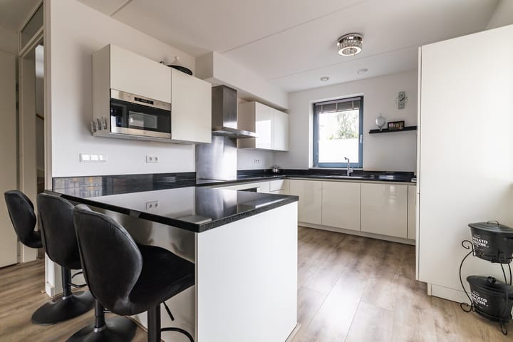 Foto 3 van Weegbree 28