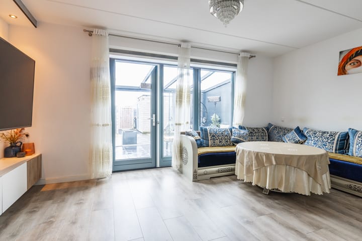 Foto 10 van Weegbree 28