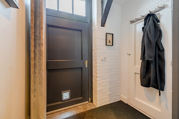 Foto 13 van Middenweg 189