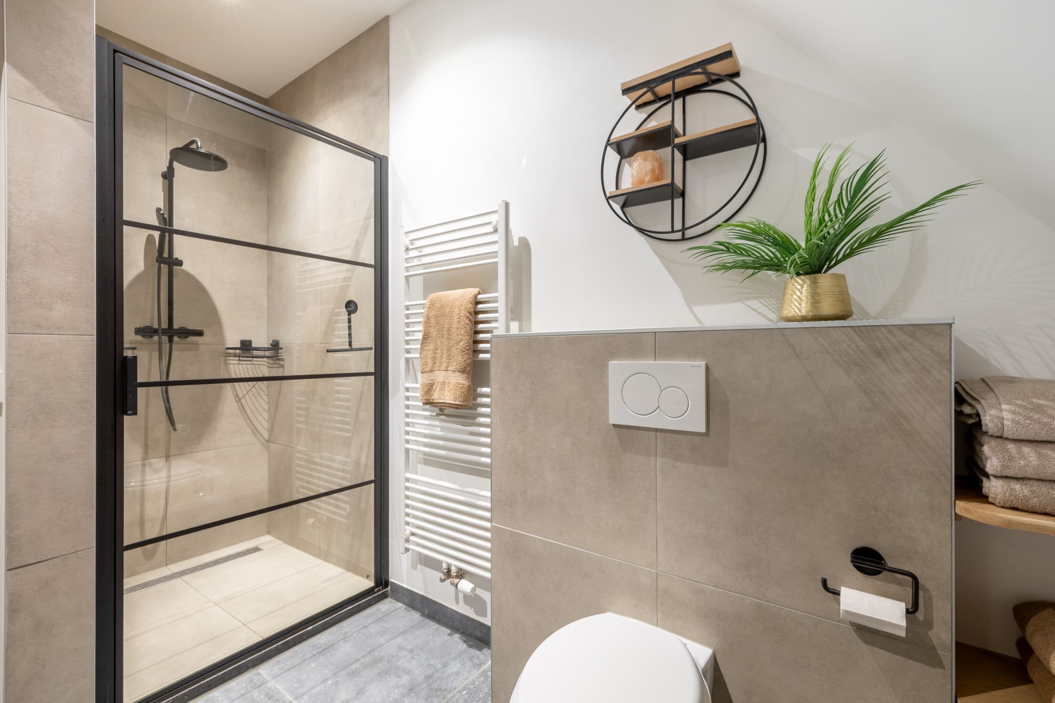 Foto 66 van Middenweg 189