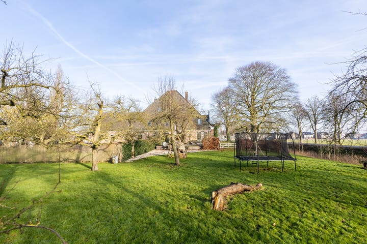 Foto 83 van Middenweg 189