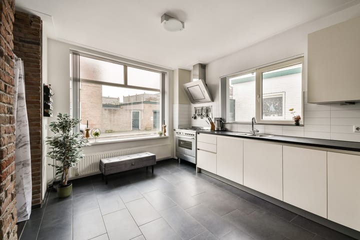 Foto 10 van De Lumeystraat 16