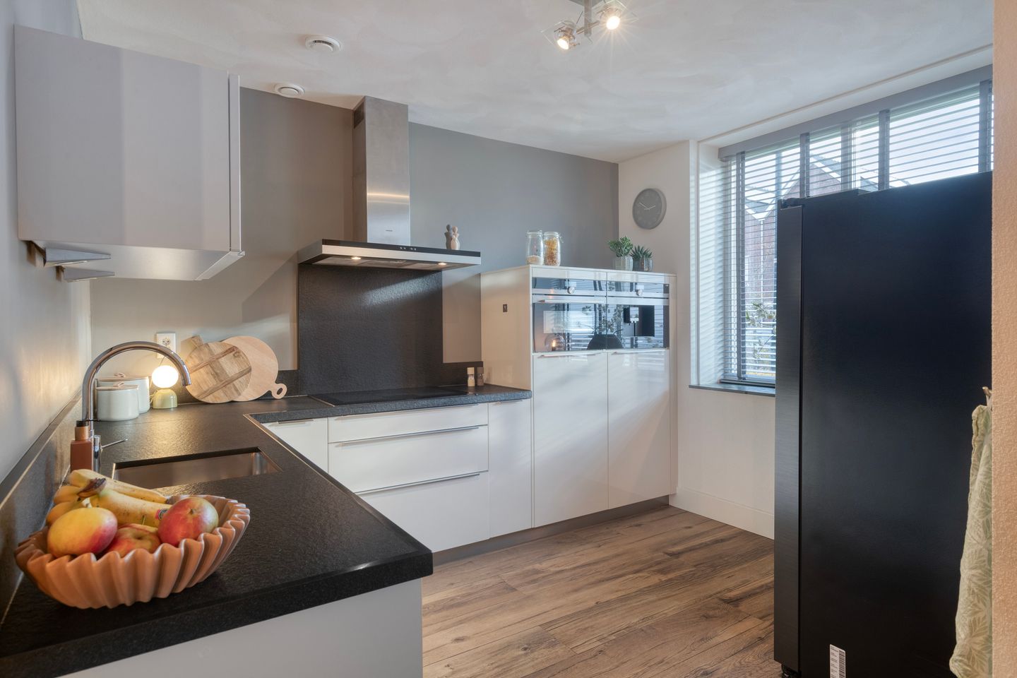 Photo 10 of Veenendaalstraat 151