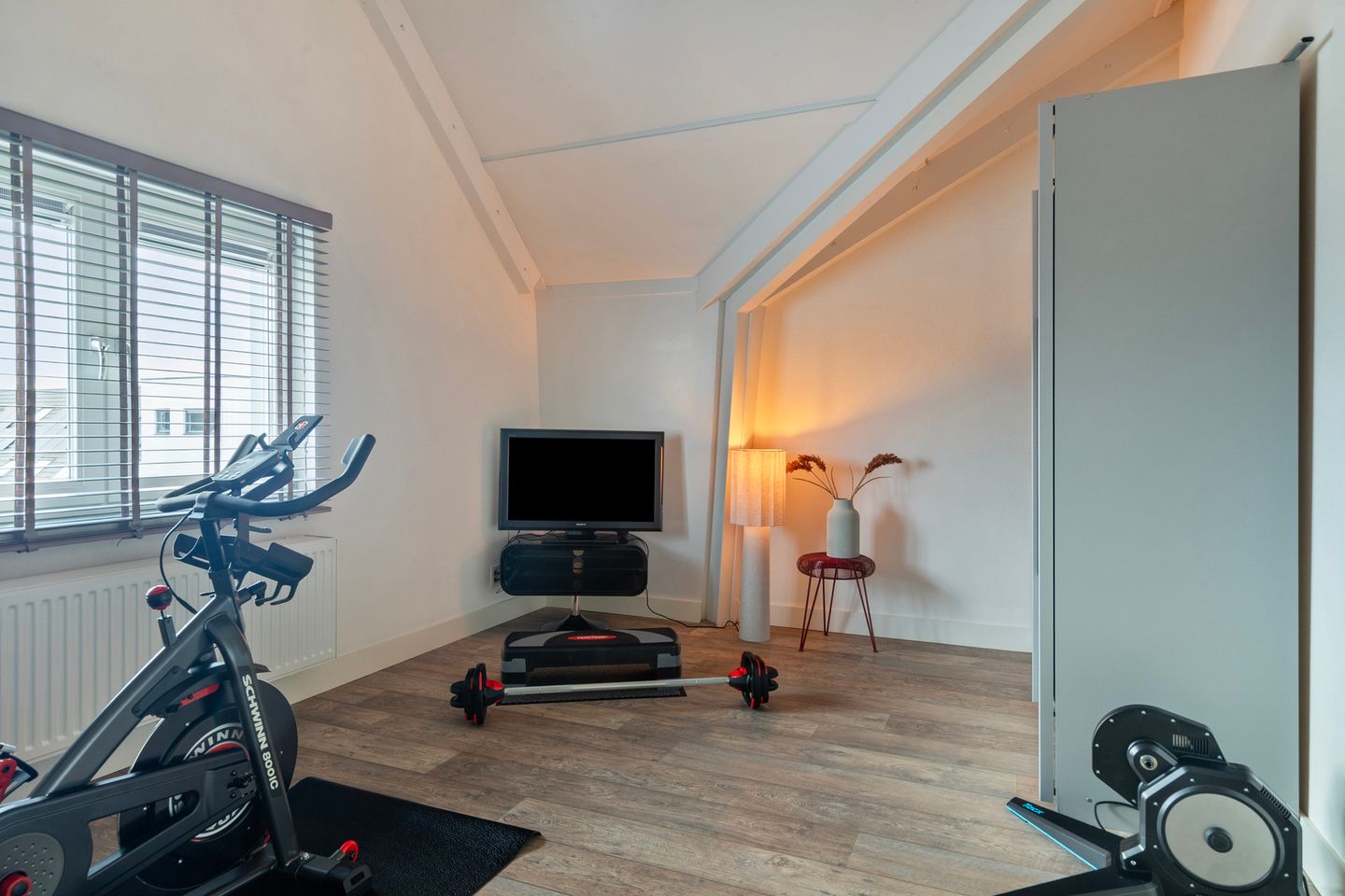 Photo 35 of Veenendaalstraat 151