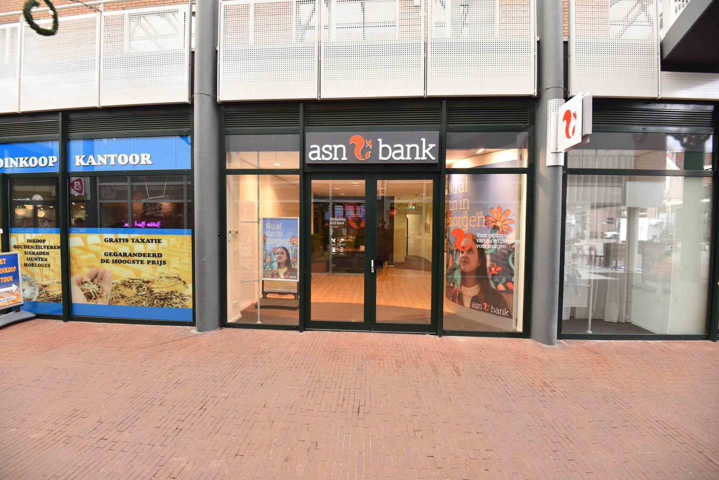 View photo 2 of Sternpassage 15-A