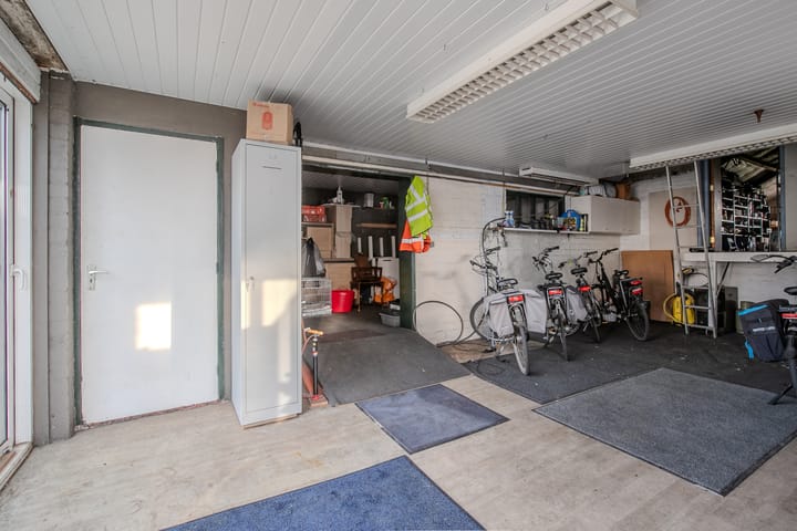 Foto 68 van Waarderweg 2