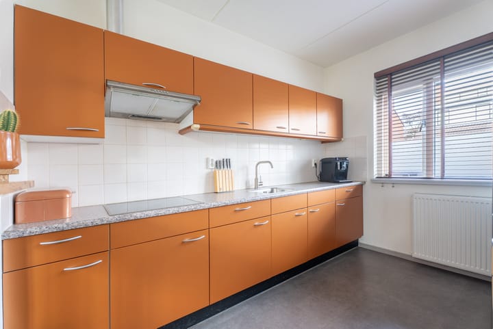 Foto 17 van Esdoornlaan 14