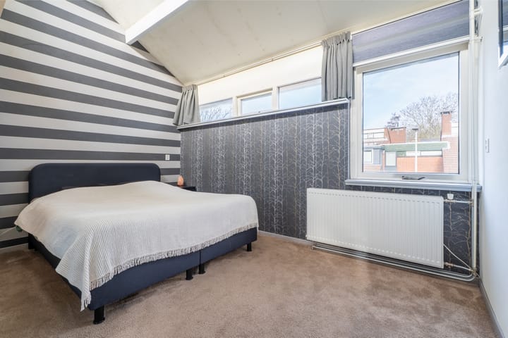 Foto 28 van Esdoornlaan 14